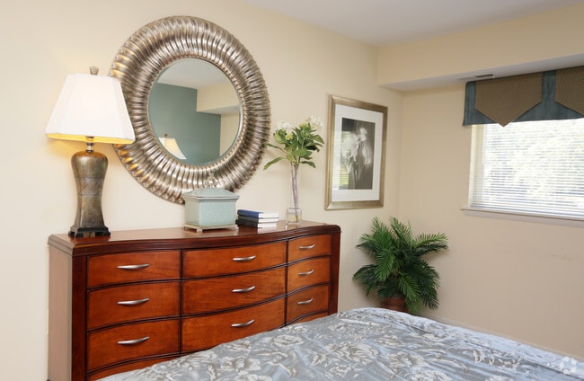 2 Bedroom 947 SF - Master Bedroom - Autumn Woods Apartments