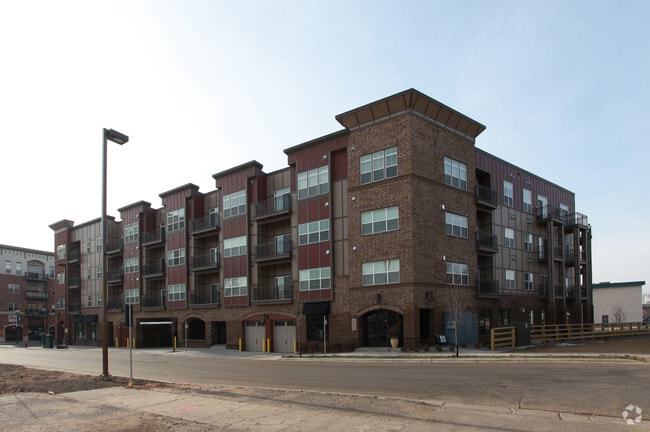 Building Photo - Marketplace and Main Apartments