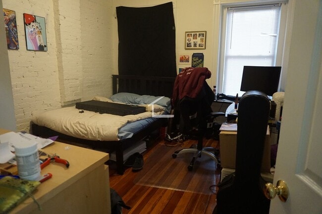 Photo - Large 2 bed unit on the Green Line with heat and water included!