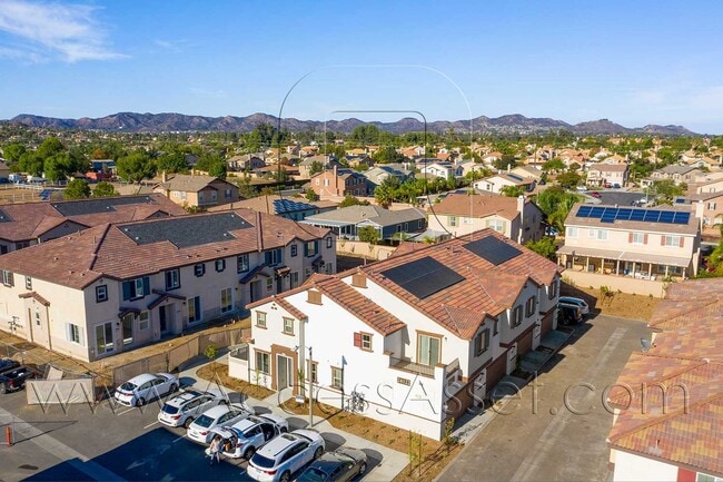 Photo - Stylish 2 Bed + 2.5 Bath Townhome in Murrieta