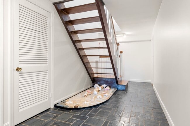 Photo - Year-round living on the shores of White B...