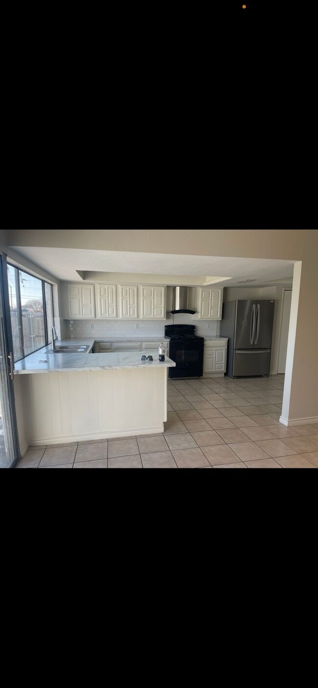 Building Photo - 6500 Chinaberry Trail