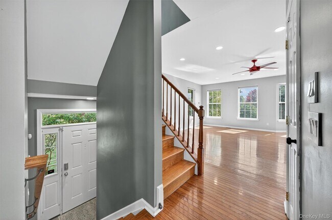 Photo - 113 Barr Ln