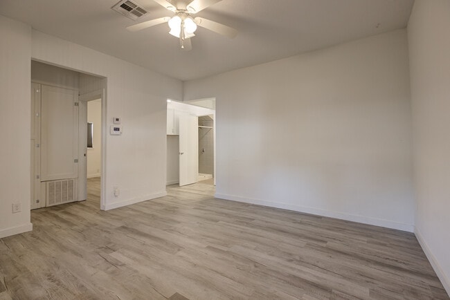 Photo - 404 N Findlay Ave