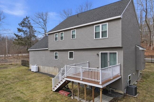 Photo - 129 Quinapoxet St