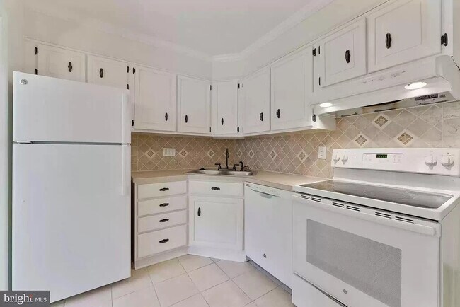 Photo - 221 Crocker Dr Unidad B