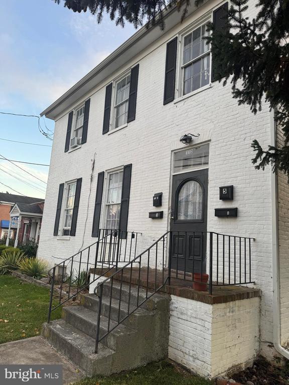 Photo - 113 E Main St Unit 4