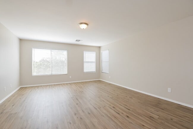 Photo - 6916 S Cottontail Run Ave