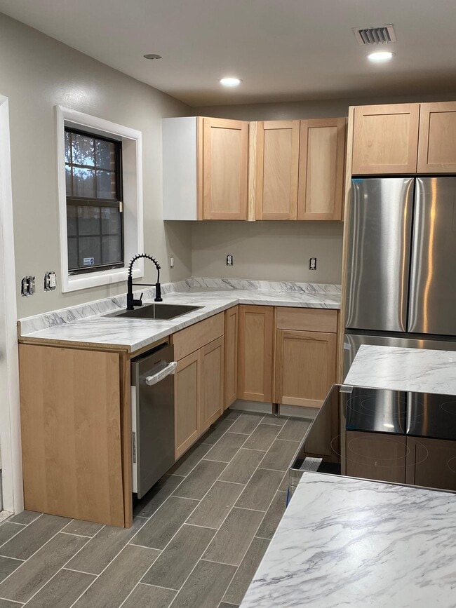 Photo - 2706 Canary Dr