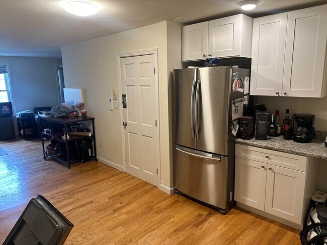 Photo - 520 E 3rd St Unidad 2F