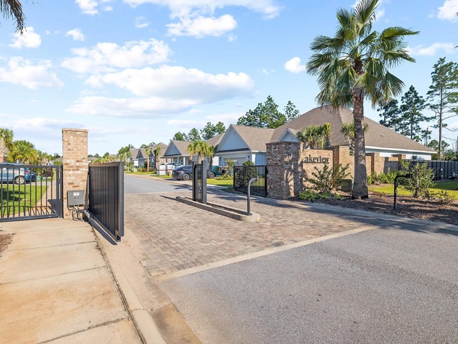 Photo - 100 Pine Lake Dr