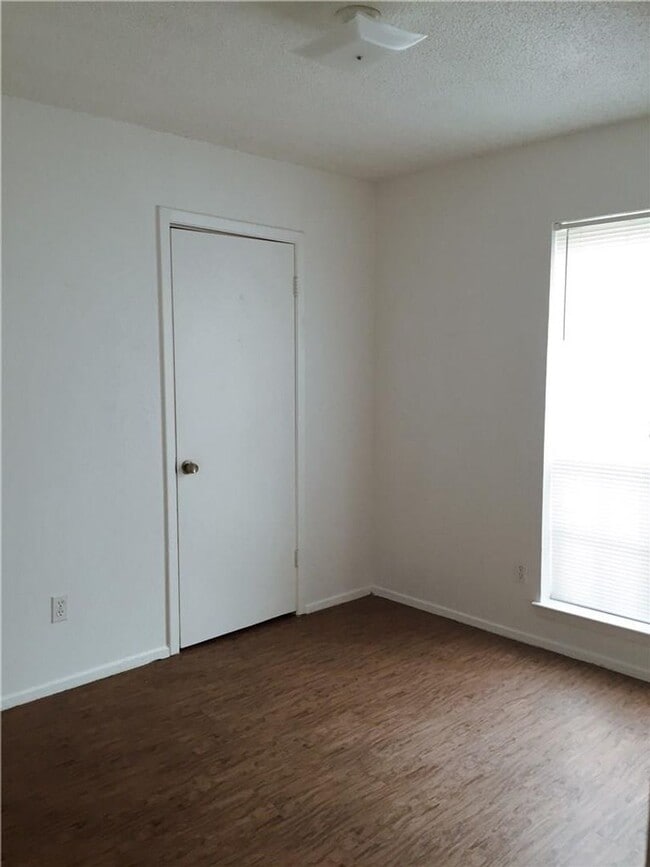 Photo - 6840 Margaret Dr