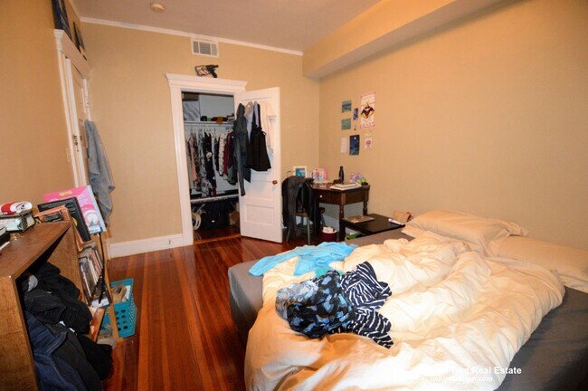 Photo - 10 Strathmore Rd Unit 2