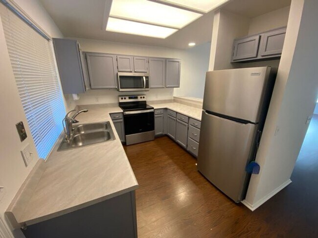 Photo - New Remodel 2 Bedroom 2 Bath Unidad 101
