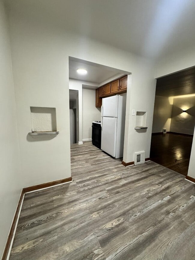 4238 Ellison Rd