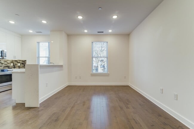 Photo - 974 Summit Ave