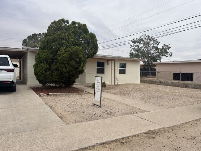Photo - 7833 Hermosillo Dr House