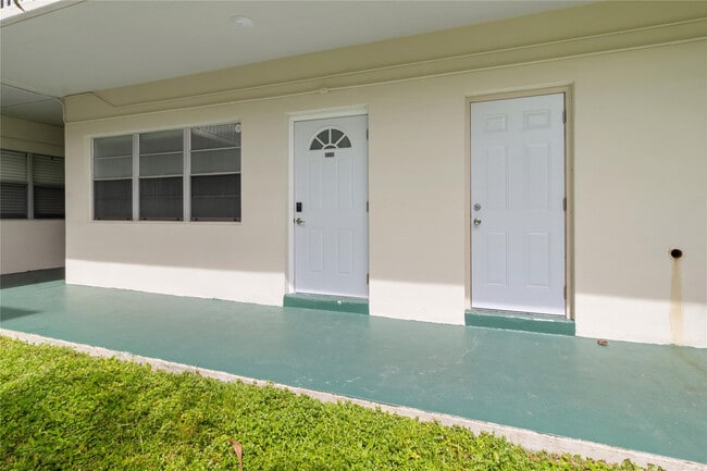 Photo - 1450 Atlantic Shores Blvd Unit 117