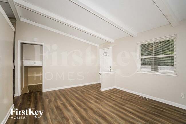 Photo - 8101 Railroad Rd
