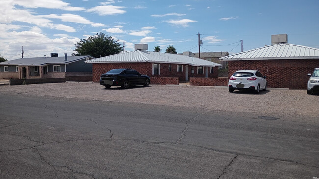 Building Photo - 1516 S Granite St