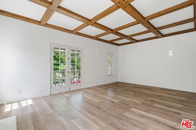 Photo - 140 S Camden Dr Unidad 202