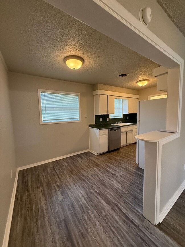 Photo - 3 bed, 11/2 bath home in North Norman