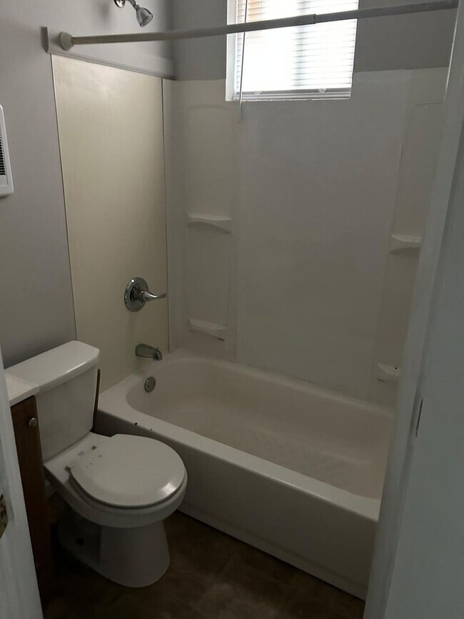Photo - 1038 W Orleans St