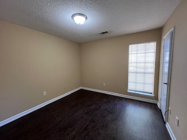 Photo - Renovated 3 Bedroom 2 Bath Home for Rent!