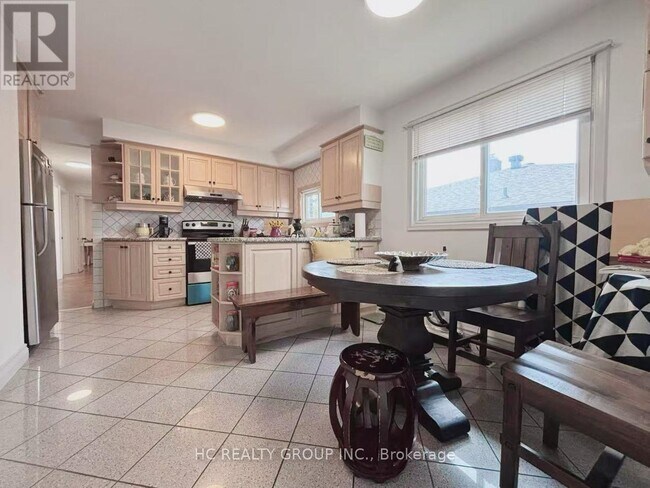 Photo - 983 Old Cummer Ave