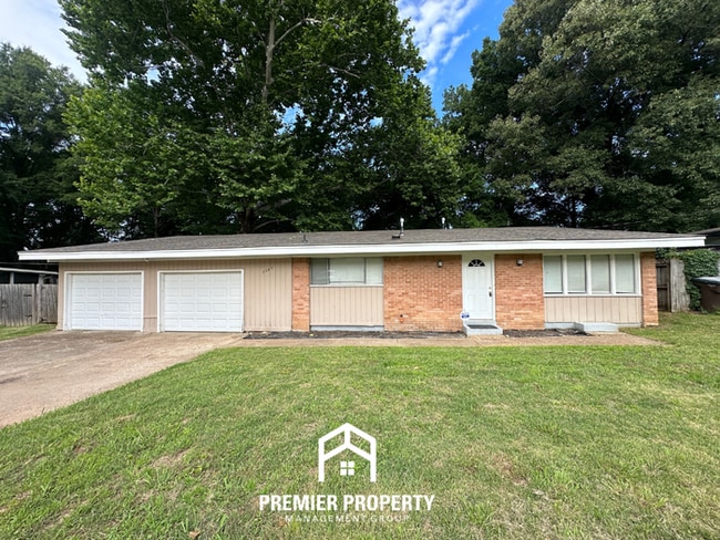 Building Photo - Stunning 3BR/2BA Bartlett Home | Vaulted Ceilings, Kitchen Island & Covered Patio