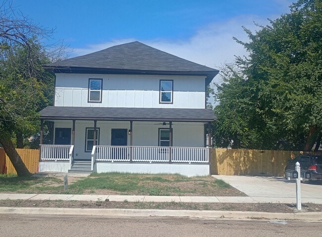 Building Photo - 909 N 16th St Rental