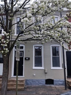 Building Photo - 165 W North St Rental