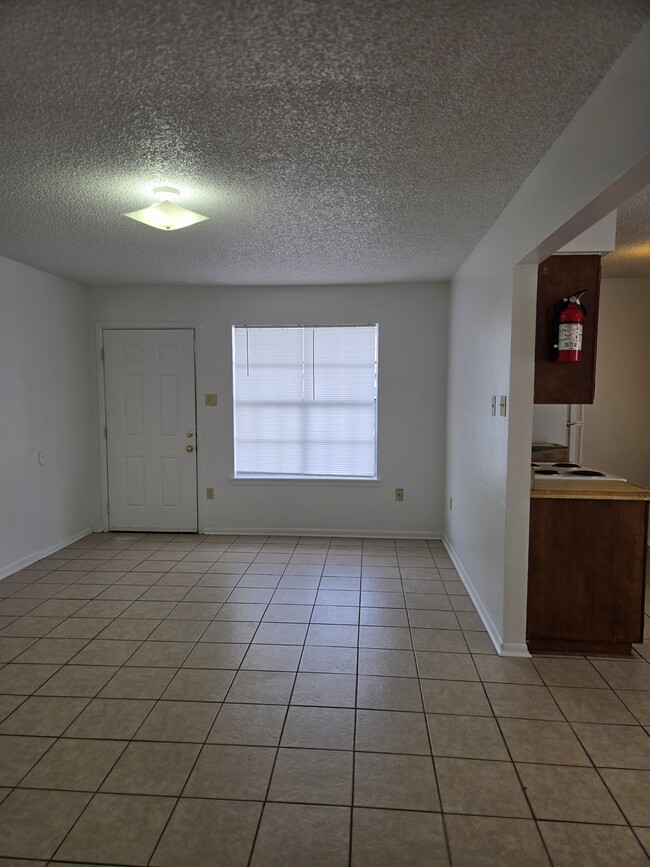Photo - 100 Melrose Dr