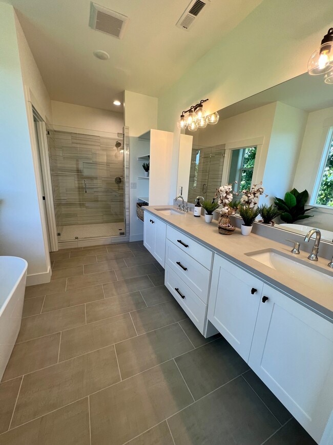 Photo - 107 Golf Vw Dr