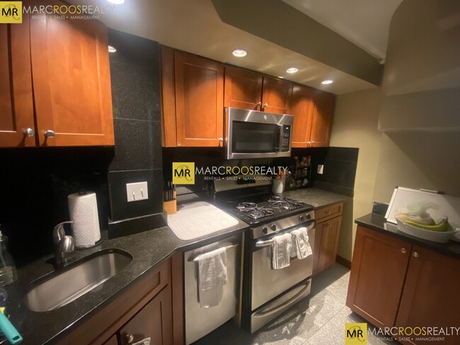 Photo - 119 Beacon St