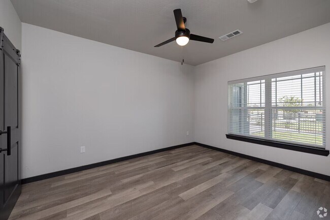 Photo - Smart, Stylish & 1 Month Free! Unidad SWFS2