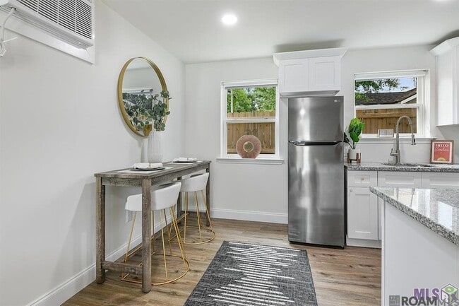 Photo - 212 Centerville St NE Unidad 4