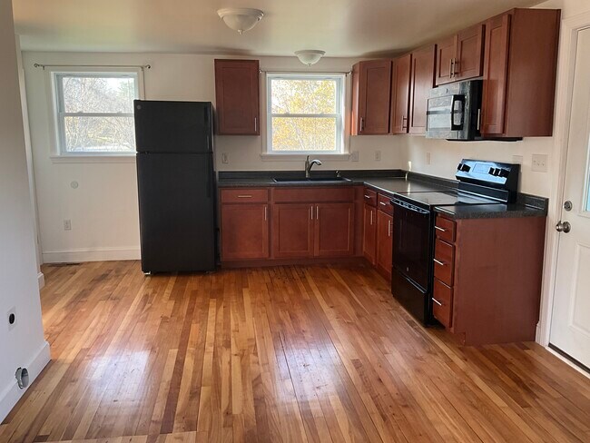 Photo - 450 Riverside Dr