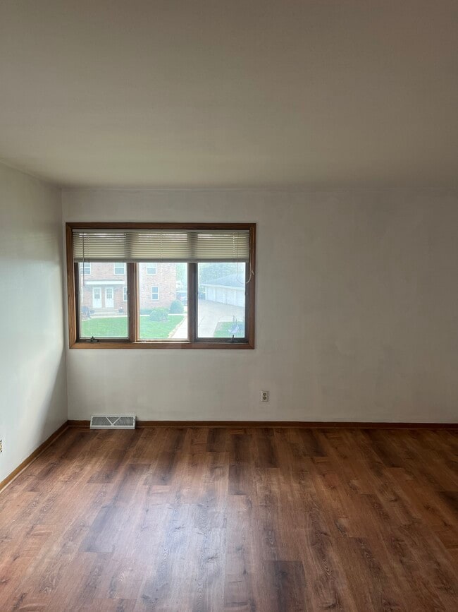 Bedroom 1 - 1325 Camden Way Unit Apt C