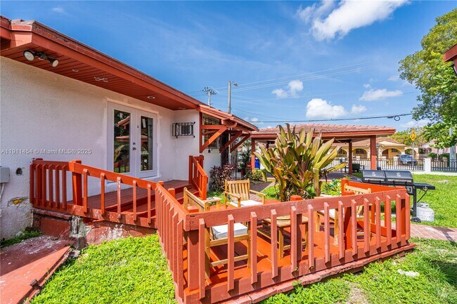 Photo - 1841 SW 29th Ave Apartment Unit A