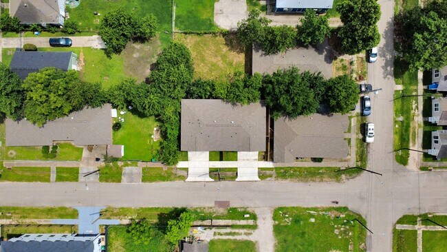 Photo - 2608 Campbell St