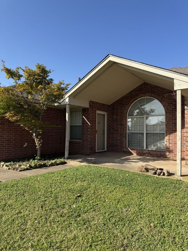 Photo - Move-In Special! (3) Bed/(2) Bath in NE No... Casa