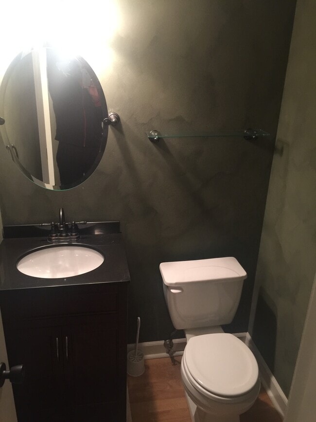 Photo - 548 NW 17th Cir