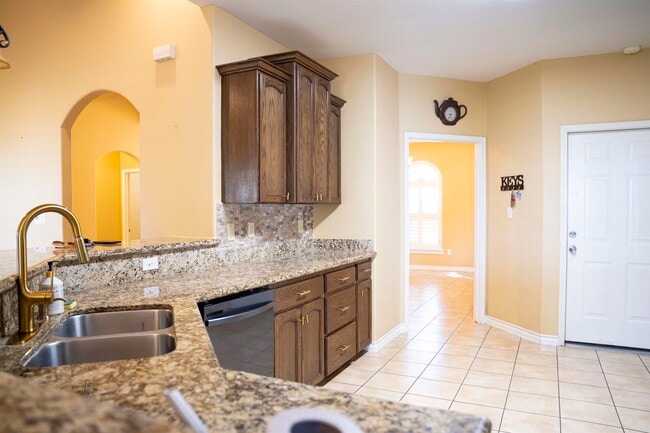 Photo - 415 Starling Creek Loop