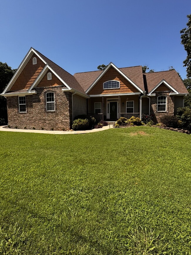 Building Photo - 17 Miller Dr