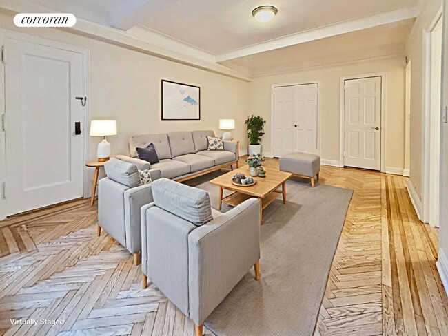 Photo - 210 E 68th St