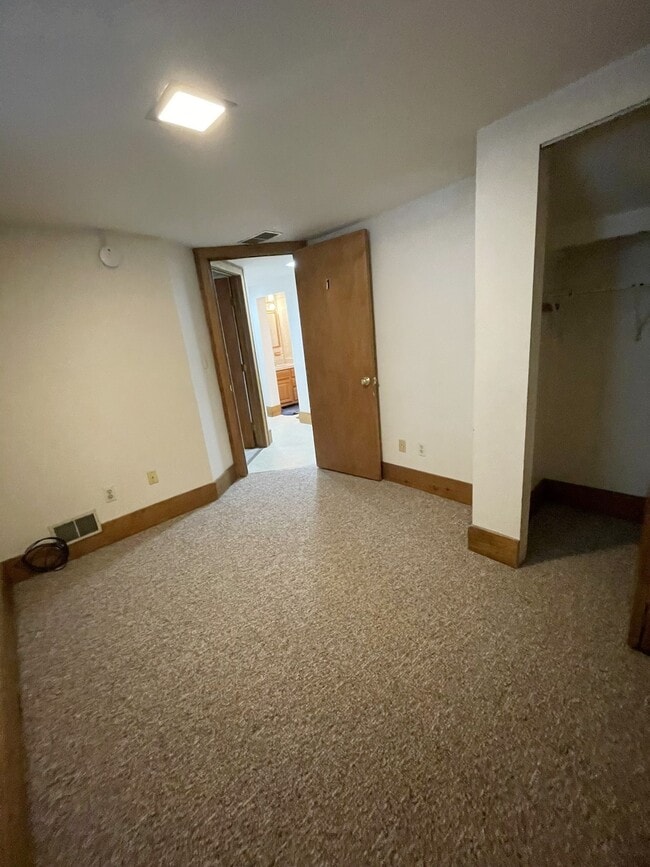 Photo - 203 E Davis Ave