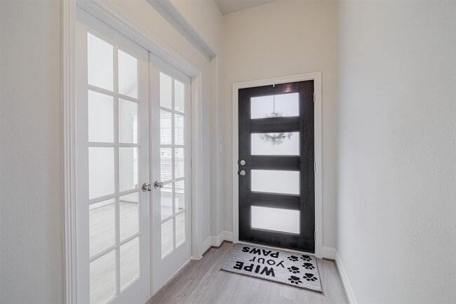 Photo - 33118 School Hl Rd