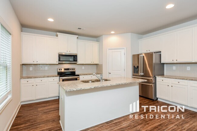 Photo - 592 Ireland Ln