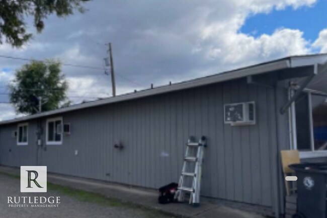 3 Bedroom House in Medford! - 3 Bedroom House in Medford!